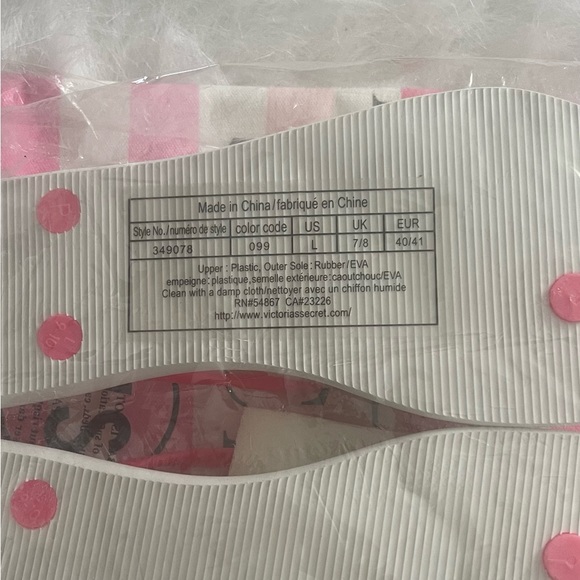 NEW VICTORIA’S SECRET BEACH BAG & FLIP FLOPS size L - Picture 3 of 3